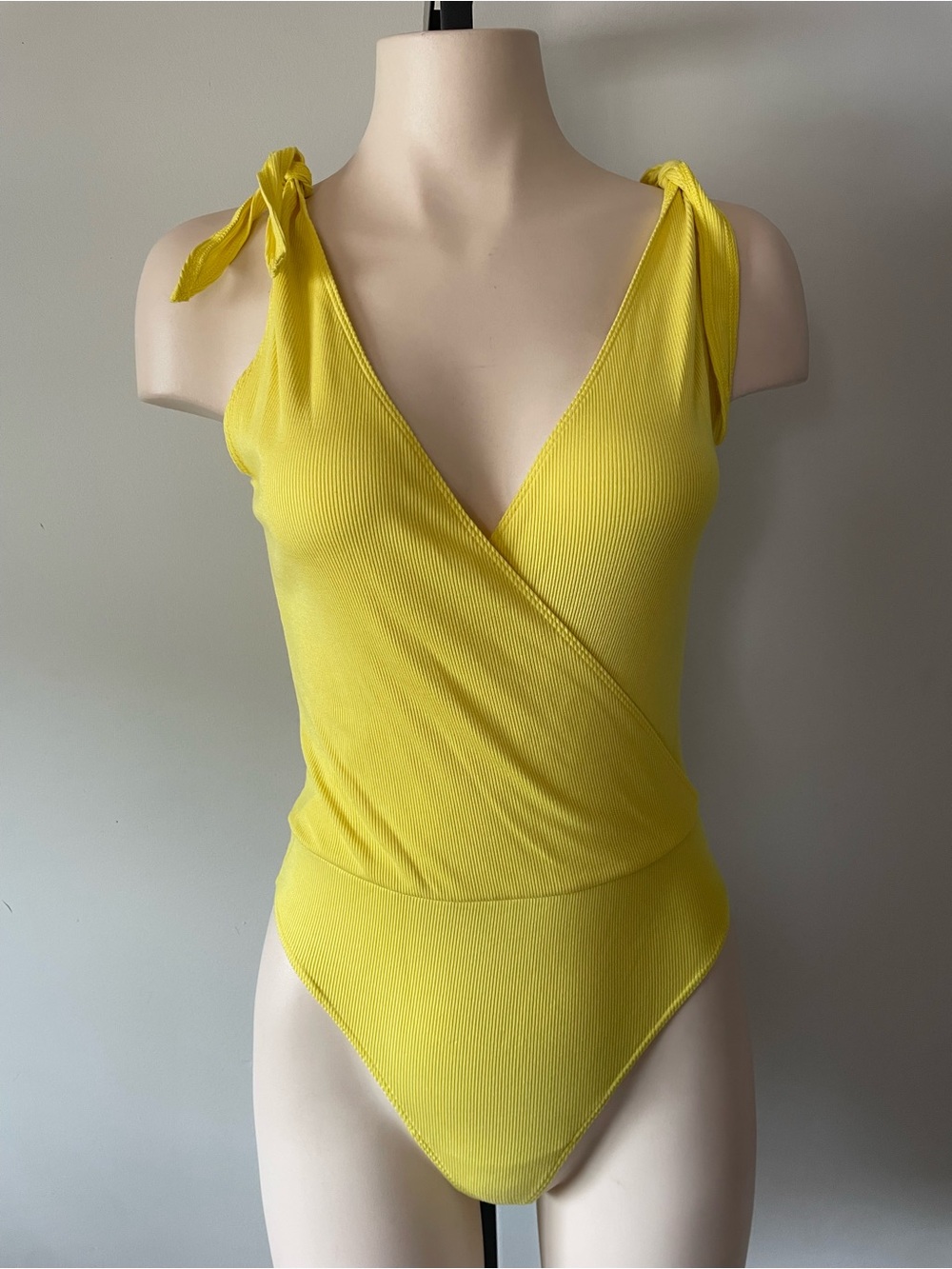 NEW Wilfred Free Neva Bodysuit Ribbed Tie Strap Surplice Thong Modal Size Medium